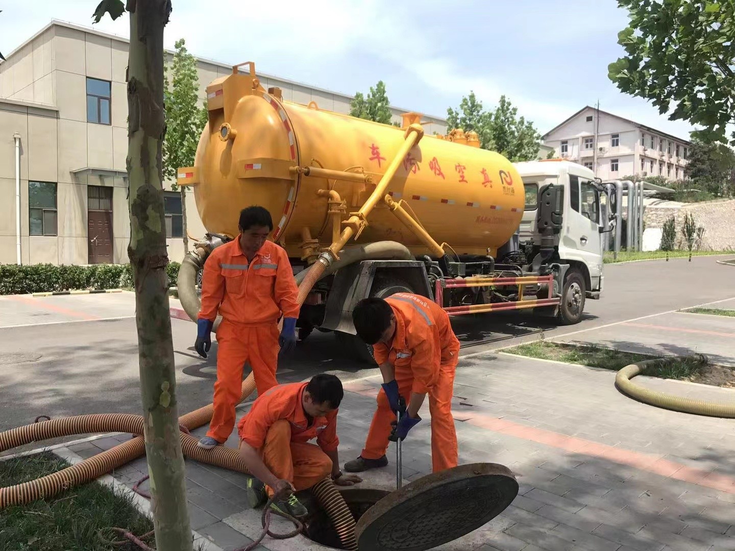 中平镇化粪池清理与5-8吨吸粪车施工效率分析